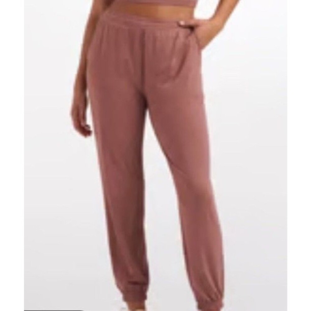 Vuori Size M Performance Jogger Pants Dream Knit Pink